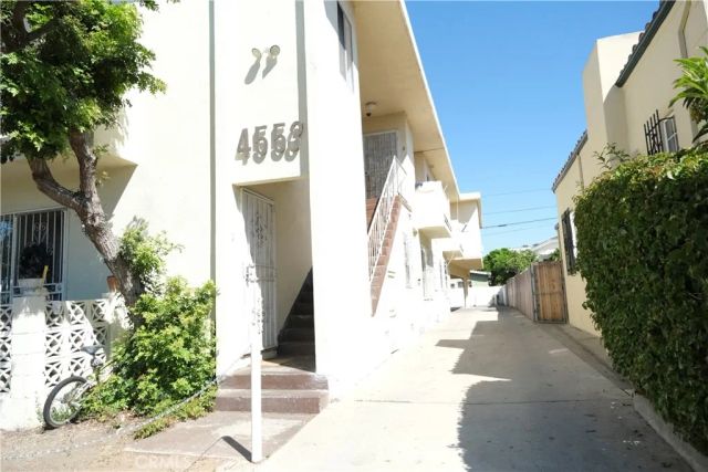 4553 W 17th, Los Angeles, CA 90019
