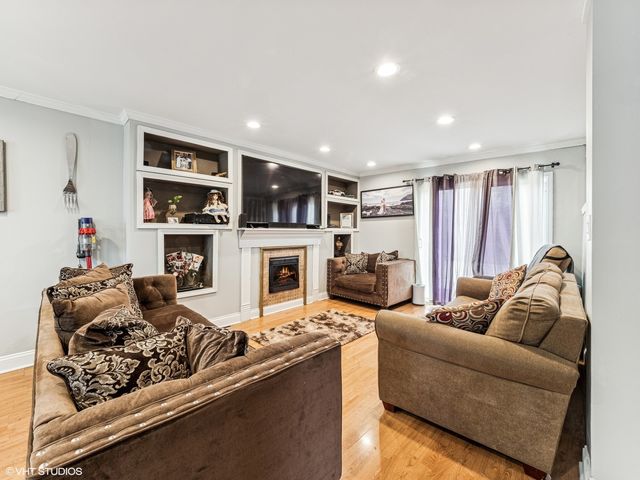 665 Cindy Lane, Wheeling, IL 60090