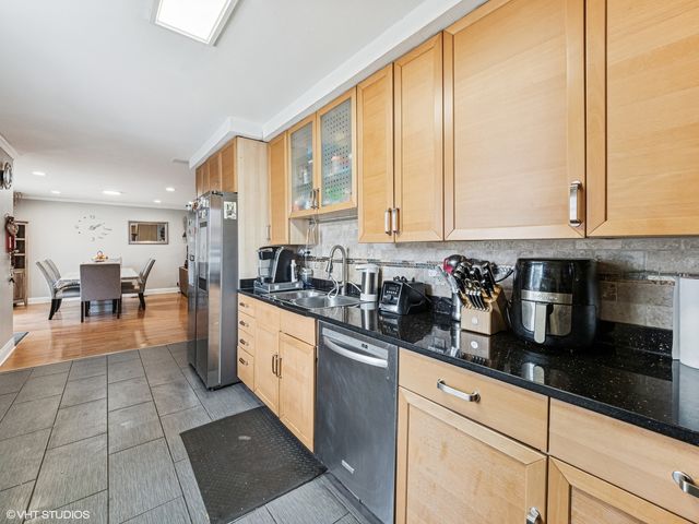 665 Cindy Lane, Wheeling, IL 60090