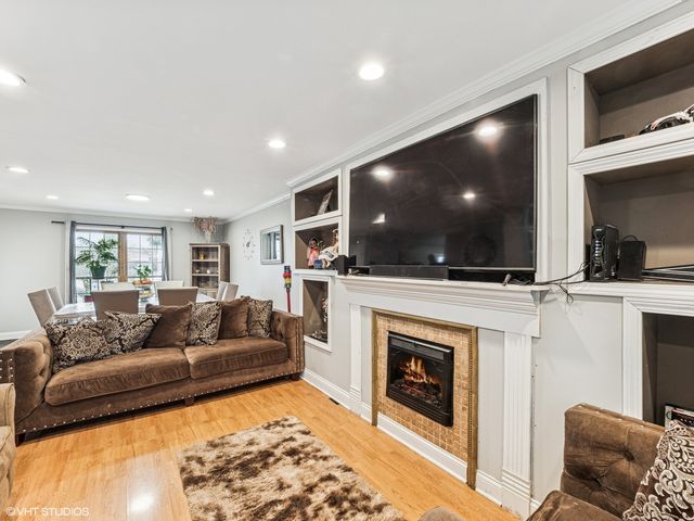 665 Cindy Lane, Wheeling, IL 60090