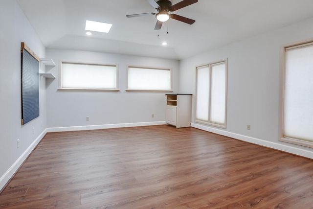 9303 Salisbury Avenue, Lubbock, TX 79424