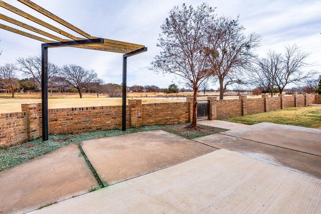 9303 Salisbury Avenue, Lubbock, TX 79424