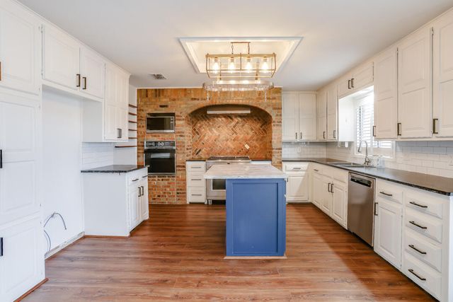 9303 Salisbury Avenue, Lubbock, TX 79424
