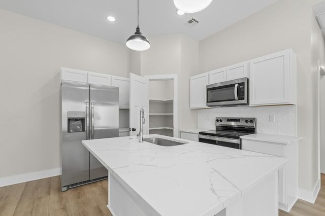 17012-14 W Lawson St Cir, Goddard, KS 67052