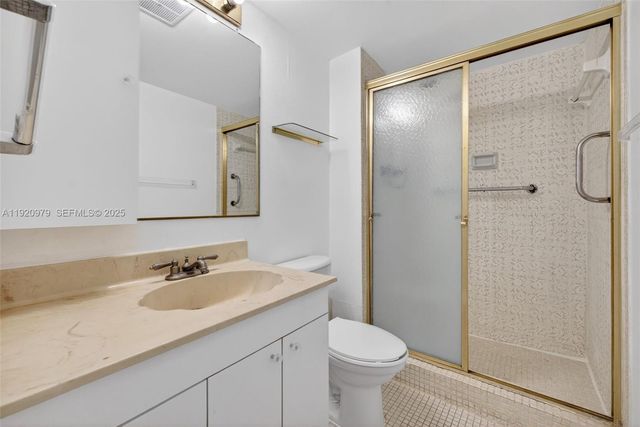 2851 NE 183rd Street 216E, Aventura, FL 33160