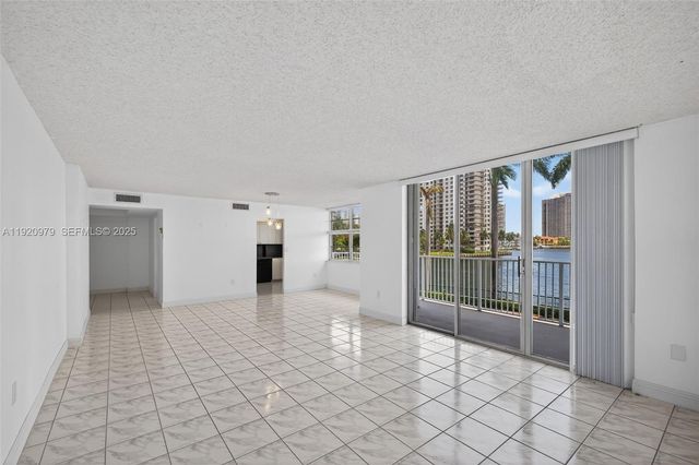 2851 NE 183rd Street 216E, Aventura, FL 33160