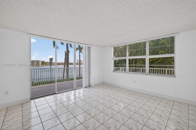 2851 NE 183rd Street 216E, Aventura, FL 33160
