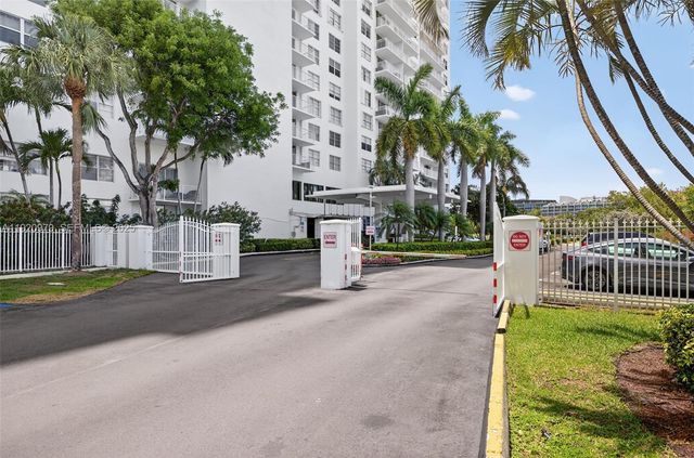 2851 NE 183rd Street 216E, Aventura, FL 33160
