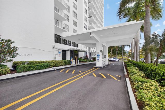 2851 NE 183rd Street 216E, Aventura, FL 33160