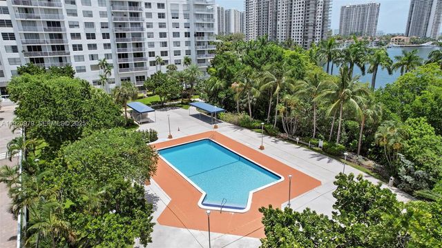 2851 NE 183rd Street 216E, Aventura, FL 33160