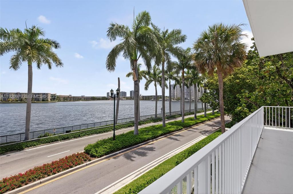 2851 NE 183rd Street 216E, Aventura, FL 33160