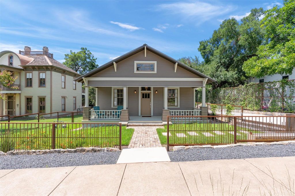 1011 E 9th ST, Austin, TX 78702