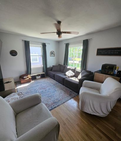 1762 Widdicomb Avenue NW, Grand Rapids, MI 49504
