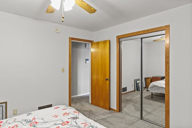 620 13th St NE, Minot, ND 58703