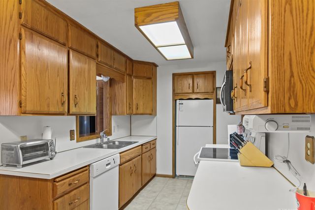 620 13th St NE, Minot, ND 58703