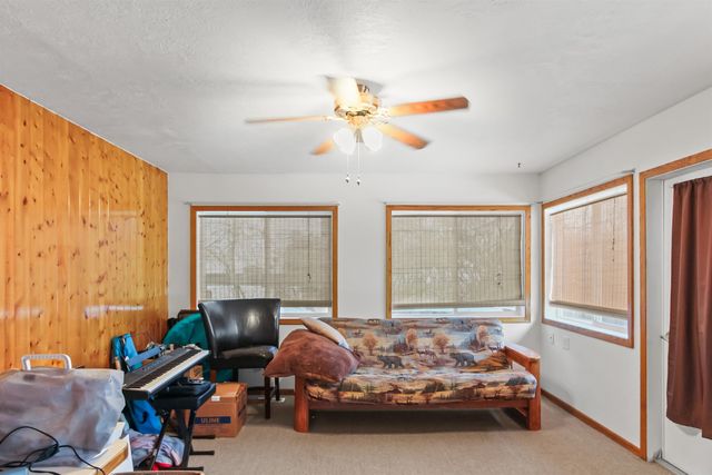 620 13th St NE, Minot, ND 58703