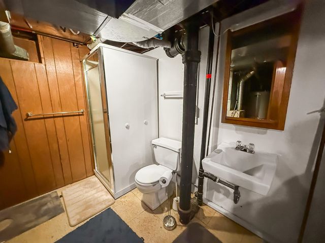 620 13th St NE, Minot, ND 58703