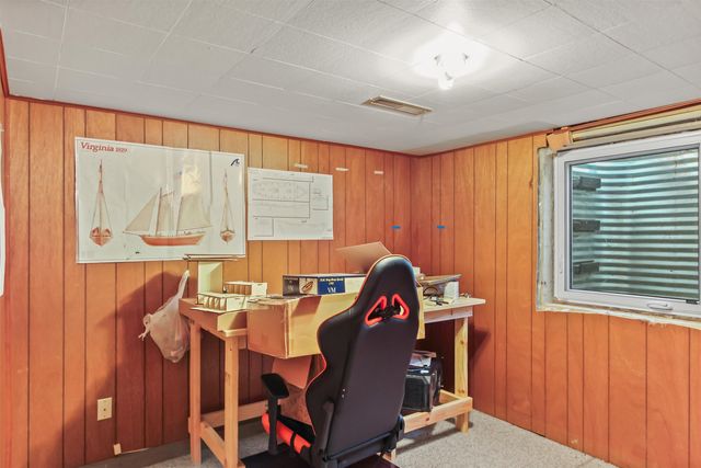 620 13th St NE, Minot, ND 58703