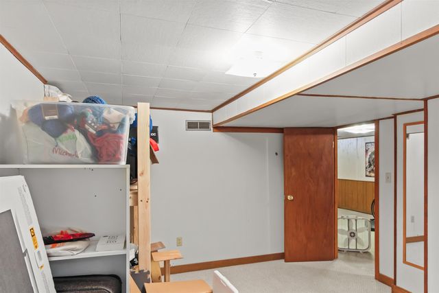 620 13th St NE, Minot, ND 58703