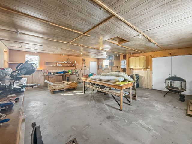 620 13th St NE, Minot, ND 58703