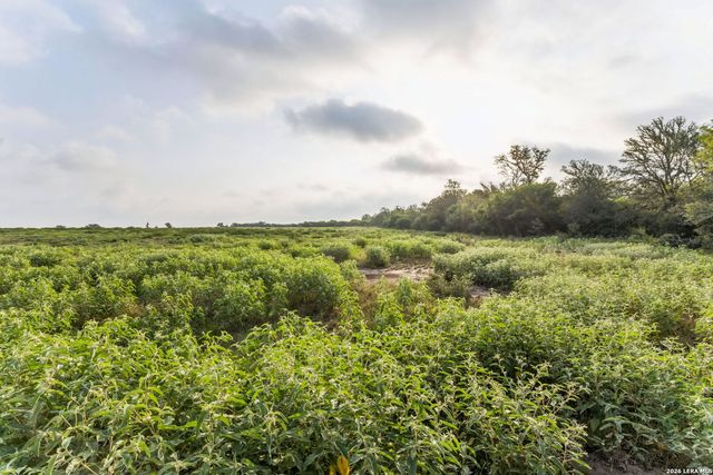 9611 WILKE RD, Kingsbury, TX 78638