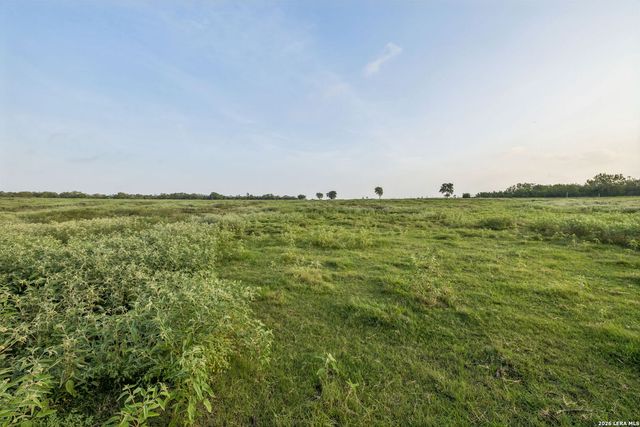 9611 WILKE RD, Kingsbury, TX 78638