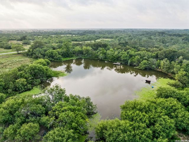 9611 WILKE RD, Kingsbury, TX 78638