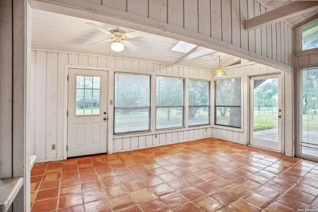 9611 WILKE RD, Kingsbury, TX 78638