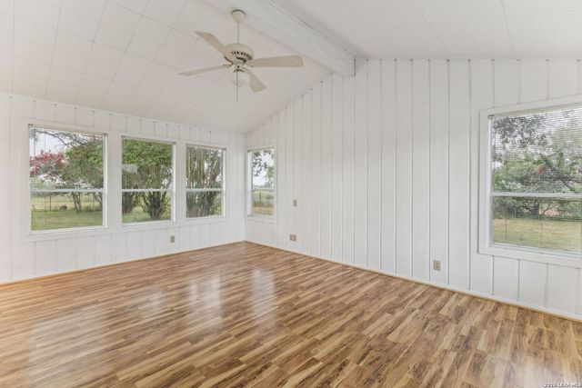 9611 WILKE RD, Kingsbury, TX 78638