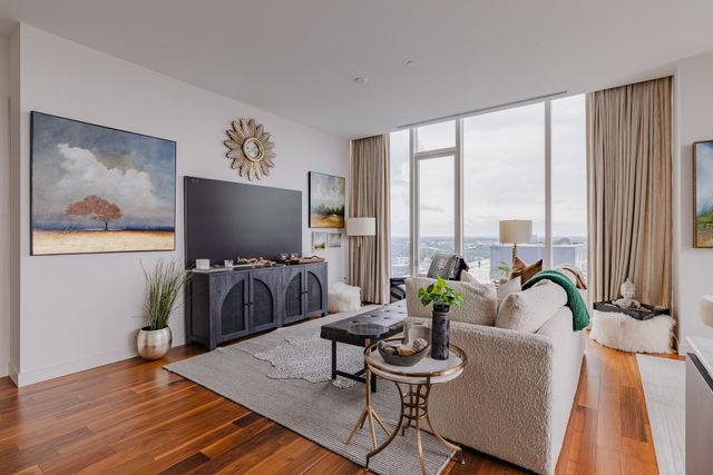 160 2nd Ave S Apt 2602, Nashville, TN 37201