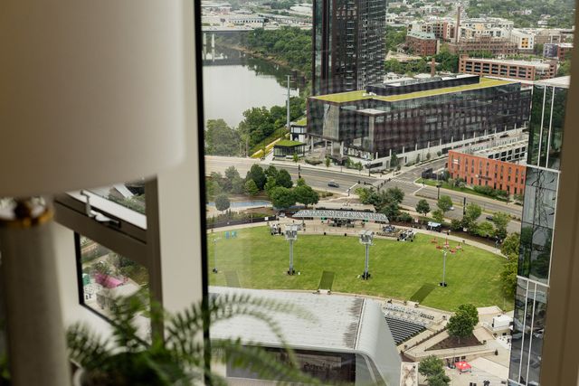 160 2nd Ave S Apt 2602, Nashville, TN 37201