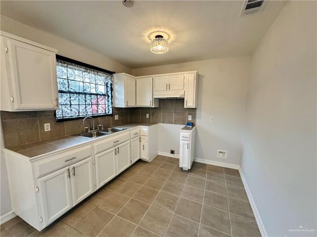 2901 Langer Drive, Edinburg, TX 78542