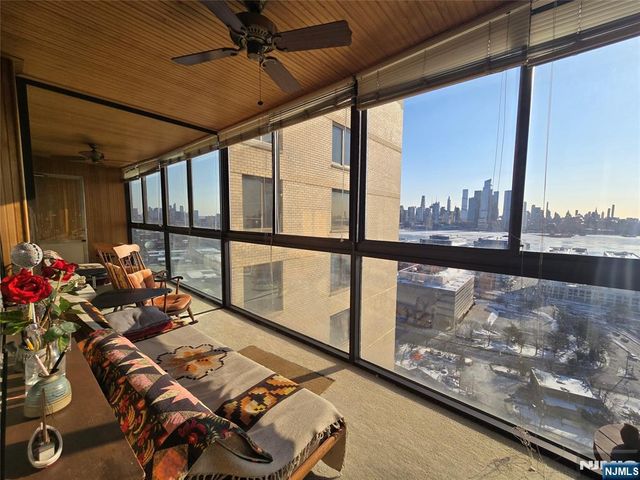380 Mountain 805, Union City, NJ 07087