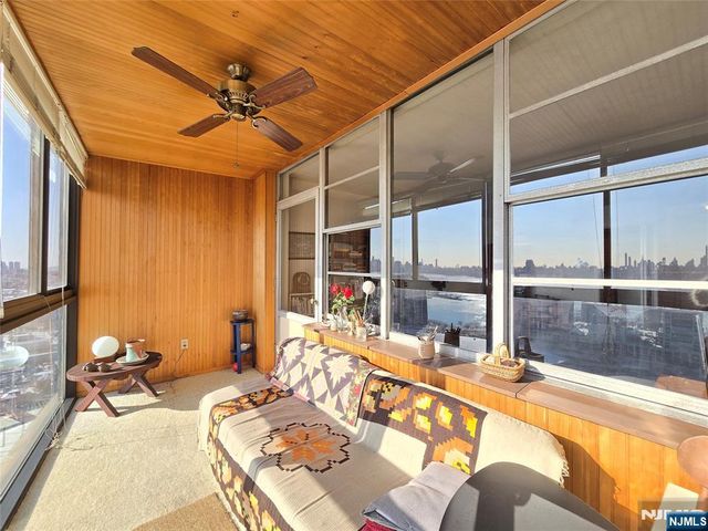 380 Mountain 805, Union City, NJ 07087