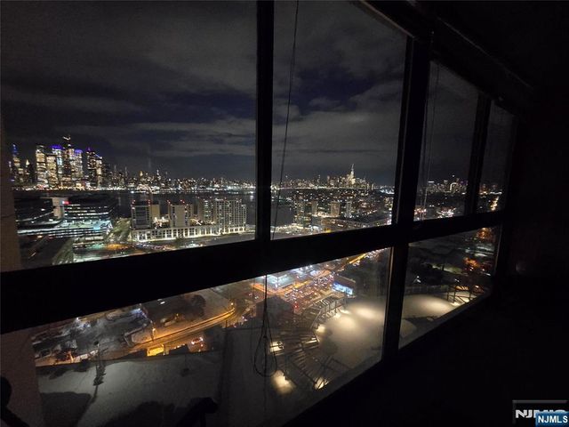 380 Mountain 805, Union City, NJ 07087