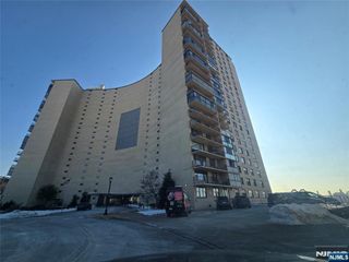 380 Mountain 805, Union City, NJ 07087