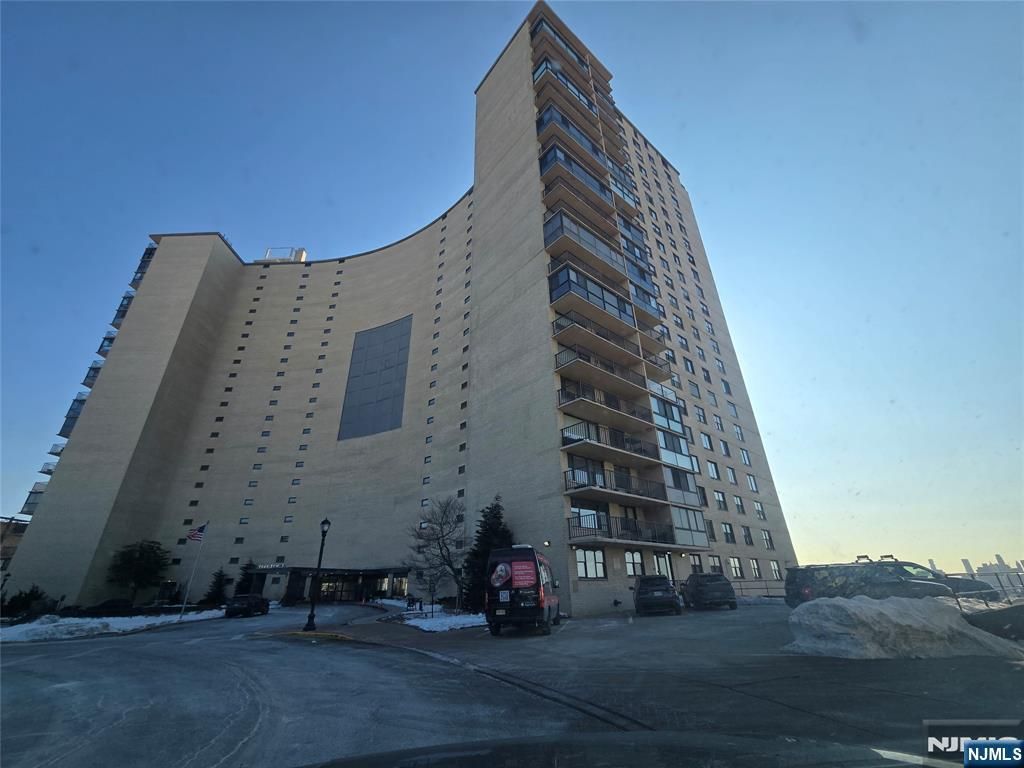 380 Mountain 805, Union City, NJ 07087
