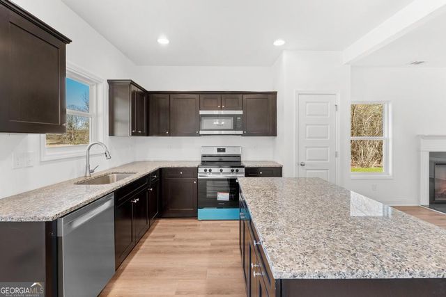 59 Oak Road, Locust Grove, GA 30248