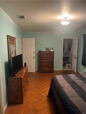 2228 Vaughan Drive E, Mobile, AL 36605
