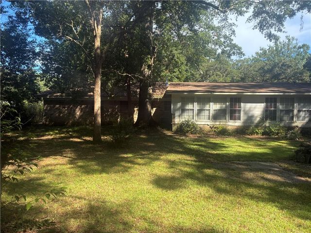 2228 Vaughan Drive E, Mobile, AL 36605