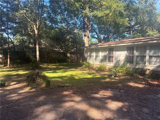 2228 Vaughan Drive E, Mobile, AL 36605