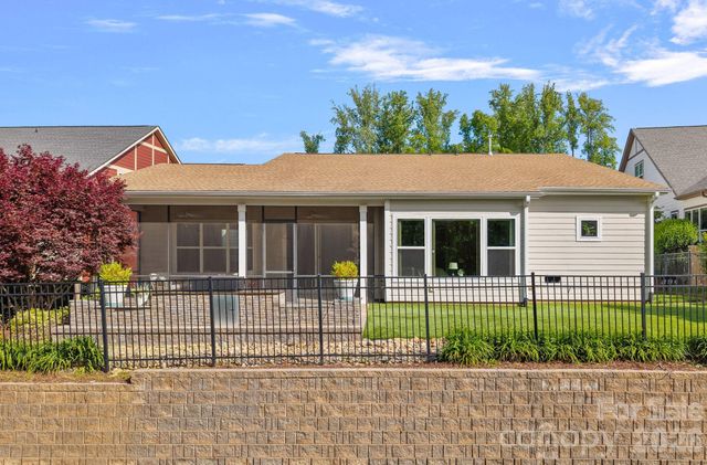 432 Granite Lake Court, Denver, NC 28307