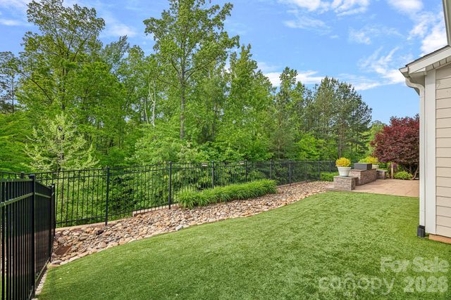 432 Granite Lake Court, Denver, NC 28307