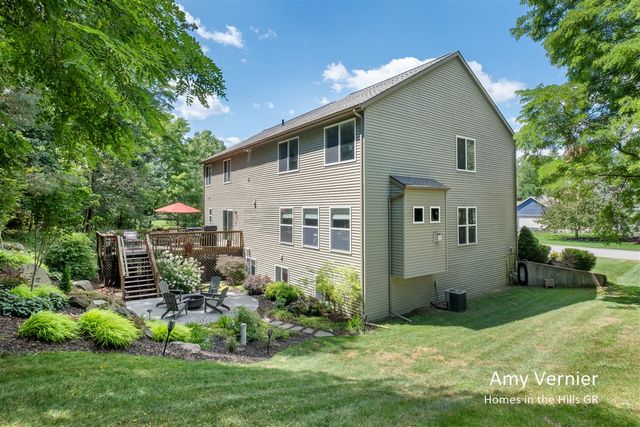 7860 Sandy Hollow Drive, Alto, MI 49302
