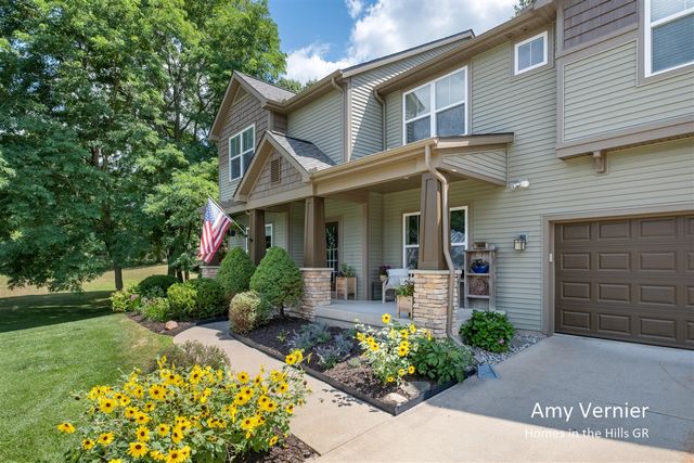7860 Sandy Hollow Drive, Alto, MI 49302
