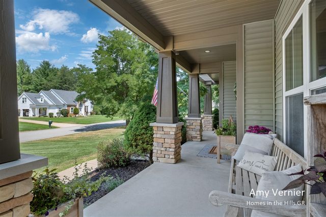 7860 Sandy Hollow Drive, Alto, MI 49302