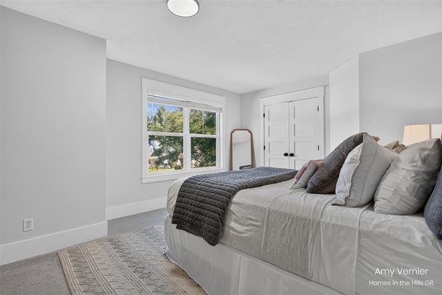 7860 Sandy Hollow Drive, Alto, MI 49302