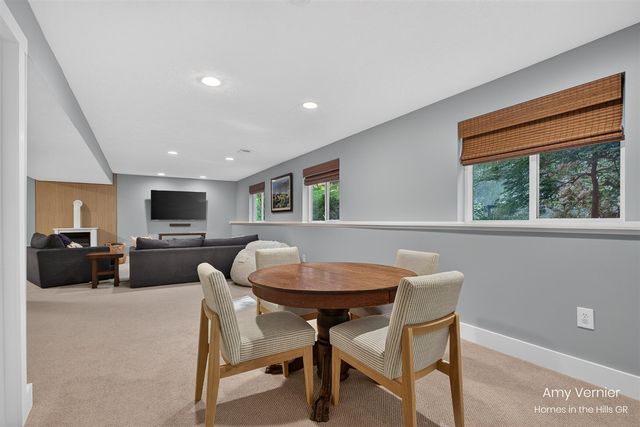 7860 Sandy Hollow Drive, Alto, MI 49302