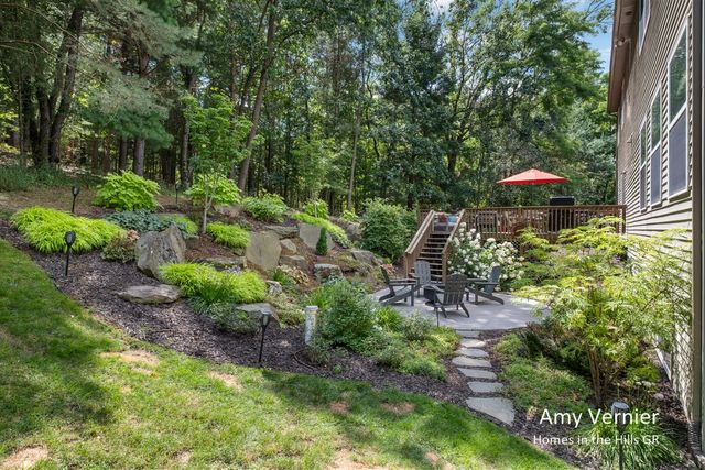 7860 Sandy Hollow Drive, Alto, MI 49302