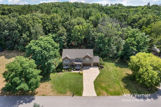 7860 Sandy Hollow Drive, Alto, MI 49302